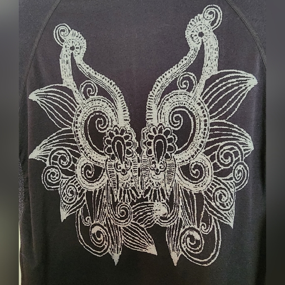 ATHLETIC Essentials black long sleeve thumb hole gray graphic print athletic top - Picture 7 of 9